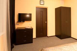 Гостиница Hotel Rose Farm Нижний Новгород Двухместный номер с 1 кроватью или 2 отдельными кроватями и дополнительной кроватью-5